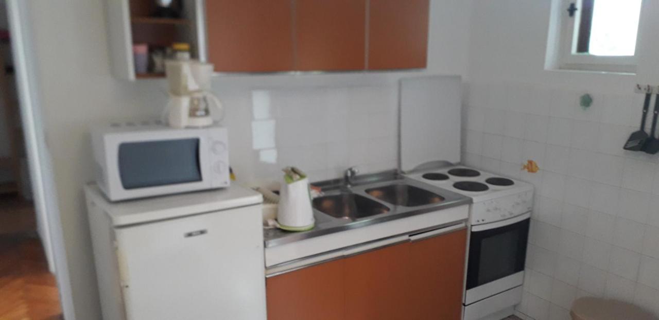 Apartments Villa Anton โปเรช ภายนอก รูปภาพ